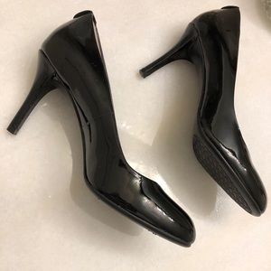 Michael Kors women’s black patent leather heels